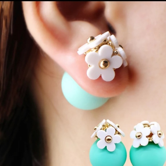 18k Gold Double Side Ball Flower Stud Front Back - Picture 2 of 2